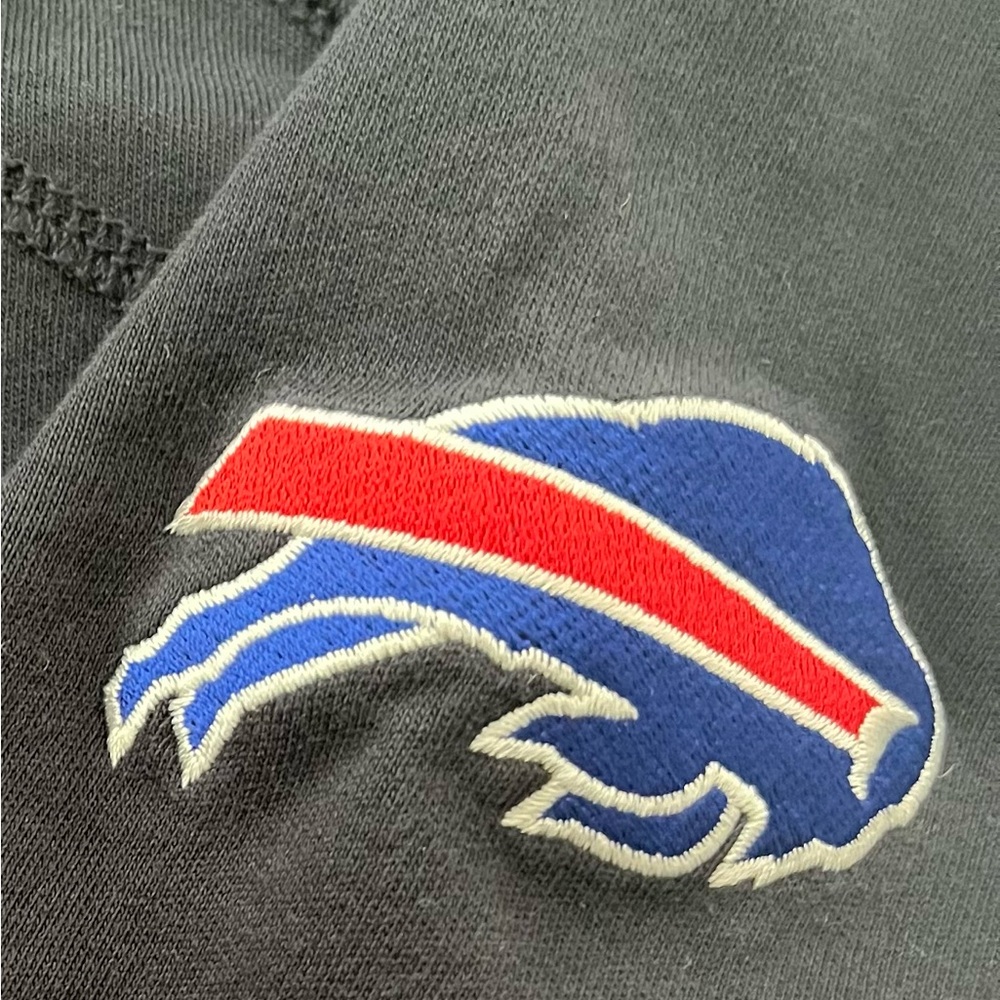 Buffalo Bills, Tommy Bahama, men’s XXL, 3/4 zip. navy pullover